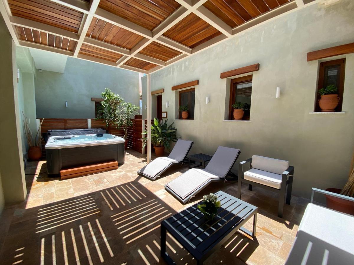 Andros 4 All Seasons Villas & Suites Ormos  外观 照片